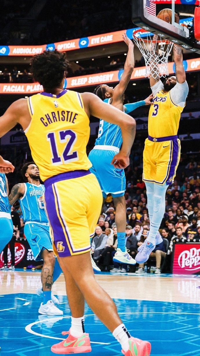 华体会登录-湖人轻取黄蜂，浓眉送出助攻